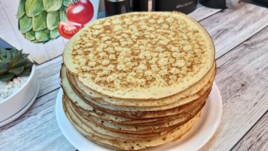 Вкусное тесто на блины с дрожжами: секреты удачи